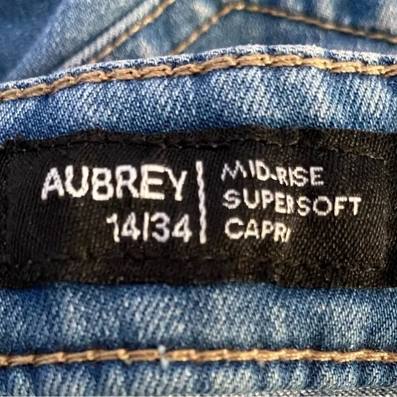 Buffalo David Bitton Aubrey Jeans Sz 14/34 Mid-rise Supersoft Capri - Picture 3 of 5